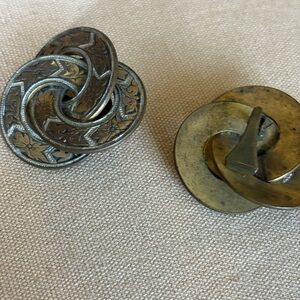 Vintage Interlocking Metal earring